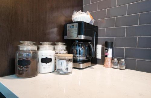 Bloor-Yorkville Apartment | STK Yorkville Toronto