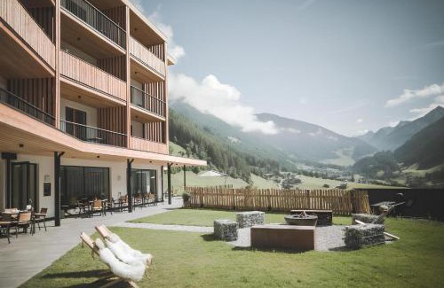 San Giacomo Apartment | Top-Rated Stoana Apt 2-2 with Hot Tub & Pet-Friendly Access