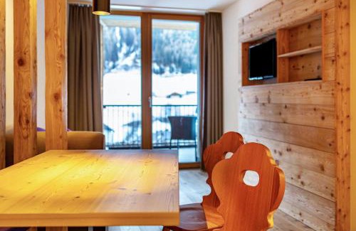 San Giacomo Apartment | Discover Stoana Apt 2-6: Family-Friendly with Hot Tub Access