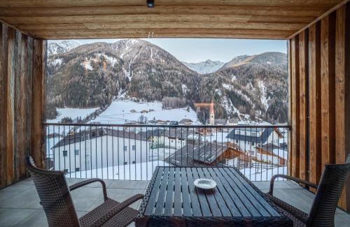 San Giacomo Apartment | Pet-Friendly Retreat at Stoana Apt 3-1 with Hot Tub