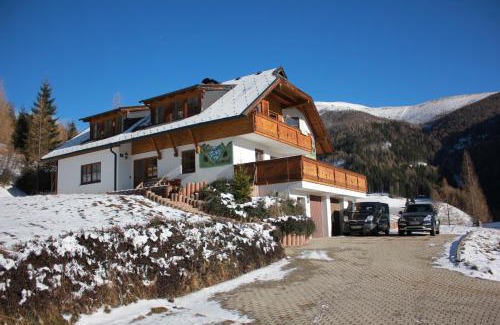 Bad Kleinkirchheim Apartment | Pet-Friendly Stoanock Diamant: Rated 10/10 for Comfort