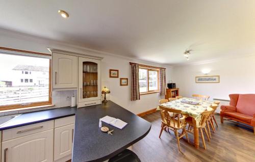 Crianlarich House | Inviting Stob Binnein Cottage Retreat for Your Getaway