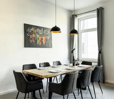 Mitte Apartment | Stobbe Stays I Zentral I Parkplatz I Kingsize I 116qm