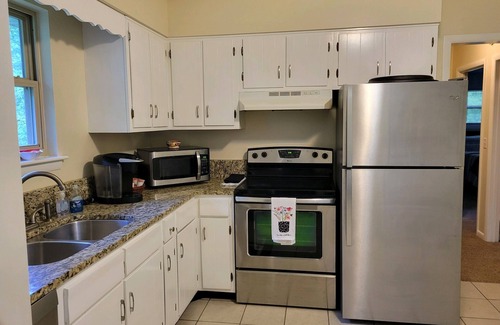Collegedale House | Pet-Friendly 2 BR House Near Biology Trails - Top Rated!