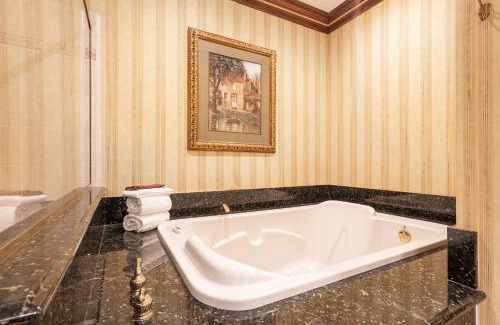 California Wine Country Hotel | Inviting Stock Farm Inn: Oceanfront Escape with Pool