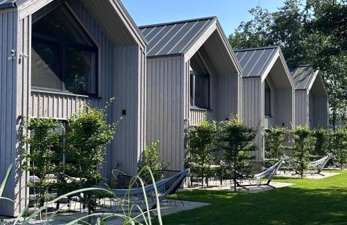 Karwienskie Bloto Drugie Cabin | Stodoły na Fali: Pet-Friendly Retreat with Ocean Views