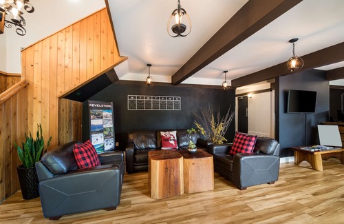 Revelstoke Hotel | Relaxing Retreat at Stoke Hotel SureStay Collection