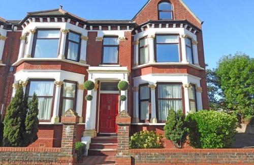 Gosport House | Spacious Stoke Villas: Perfect for Families and Pets
