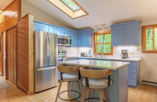 Covert House | Happy Days: Pet Friendly Retreat in Rustic Resort Community
