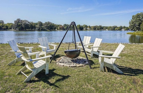 Unionville House | Stone Anchor Farm - An unforgettable waterfront estate on Oak Creek!