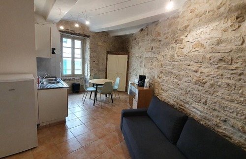 Barjac Apartment | Pet-Friendly Stone Apartment in Barjac with Breakfast