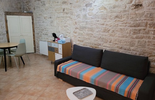 Barjac Apartment | Pet-Friendly Stone Apartment in Barjac with Breakfast