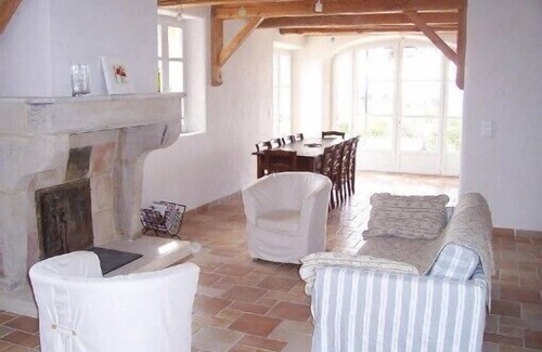 Viens Other | Scenic Stone Barn with Pool & Spa in Luberon Valley