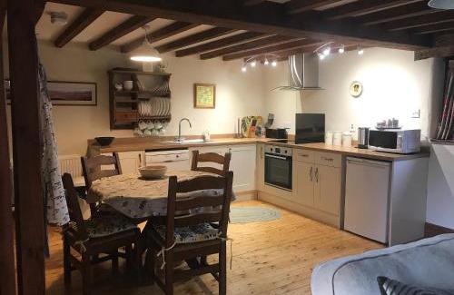 Pooley Bridge House | Pet-Friendly Stay at Stone Barn - B6063, Rated 9.8/10