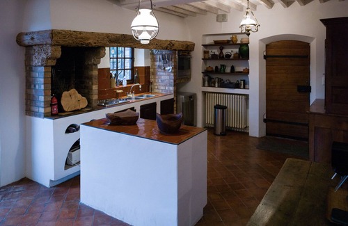 Lorgues House | Idyllic Stone Bastide: Pool, Spa & Scenic Views Await