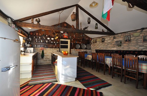 Rusalka House | Coastal Retreat: Stone House with Private Pool & Breakfast