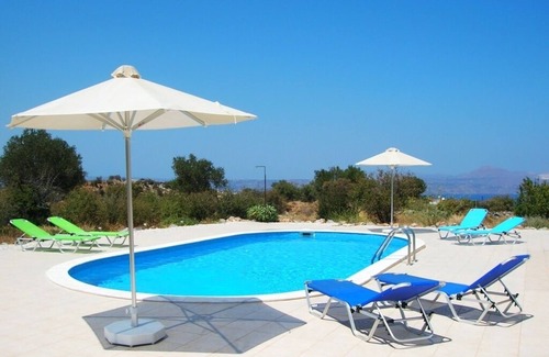 Kokkinon Khorion Villa | Stunning Villa with Private Pool & Ocean Views - Guest Rated 9.8