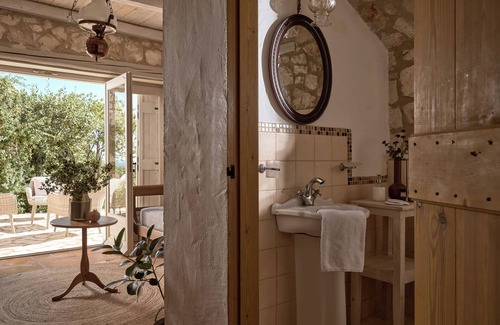 Korithi Villa | Elegant Villa with Private Pool and Breathtaking Sea Views