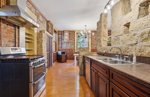 Dubuque House | Stone Cliff Manor- historic home with unique history. Perfect for large groups