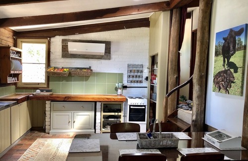 Morans Crossing Cottage | Pet-Friendly Stay at Stone Cottage near Bemboka River