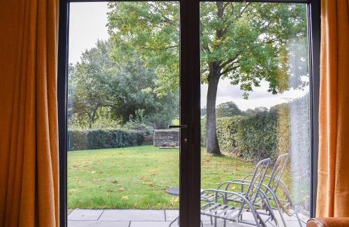 Ashover House | Exceptional Stone Cottage: Child-Friendly Retreat