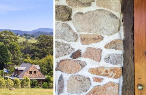 Woodstock House | Cozy Stone Cottage: Pet & Child Friendly Retreat