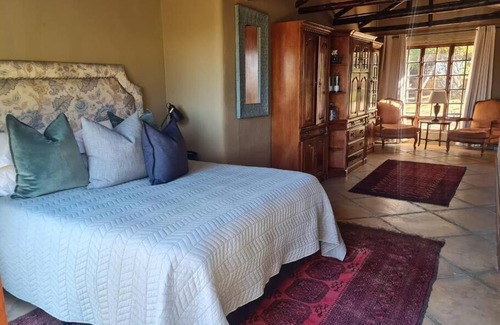 Dullstroom House | Enchanting Stone Cottage: 4-Star Family-Friendly Retreat
