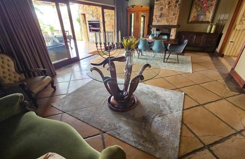 Dullstroom House | Enchanting Stone Cottage: 4-Star Family-Friendly Retreat