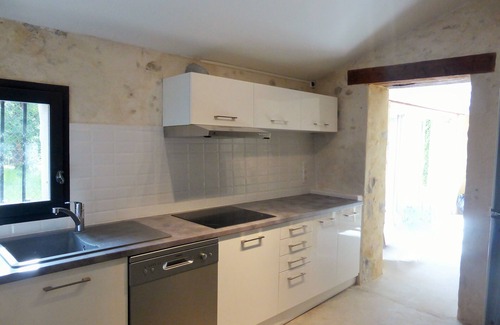 Entrechaux House | Relaxing Stone Farmhouse with Private Pool for Families