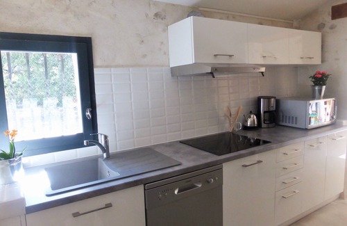 Entrechaux House | Relaxing Stone Farmhouse with Private Pool for Families