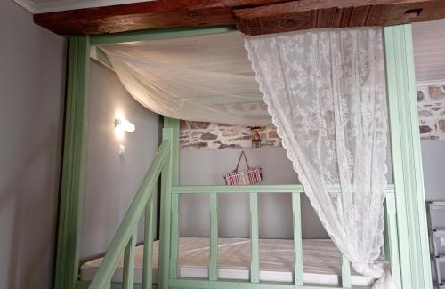 Agios Isidoros Apartment | Discover Stone Guesthouse: A Family-Friendly Retreat