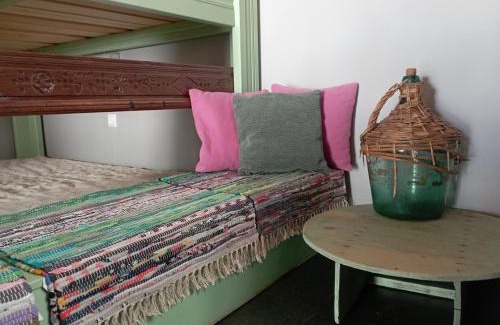Agios Isidoros Apartment | Discover Stone Guesthouse: A Family-Friendly Retreat
