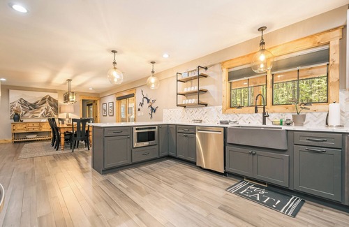Oakland House | Explore Stone Haven: Lake Access, Hot Tub & Fire Pit
