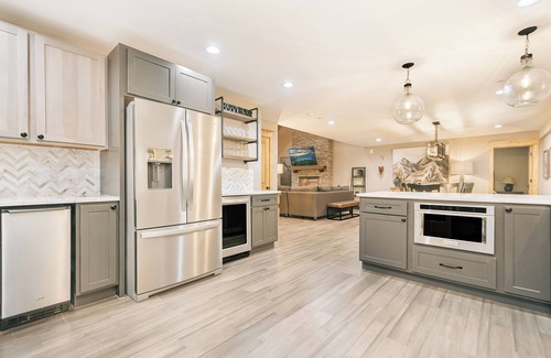 Oakland House | Explore Stone Haven: Lake Access, Hot Tub & Fire Pit