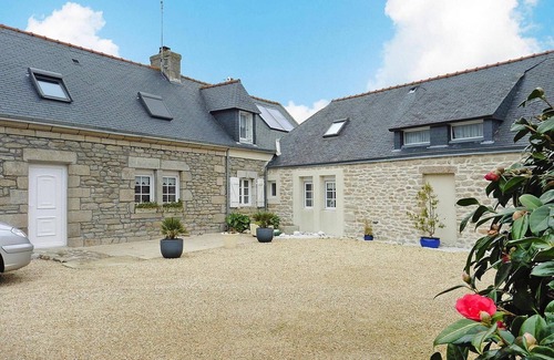 Plobannalec-Lesconil House | Oceanfront Semi-Detached House in Lesconil with Breakfast
