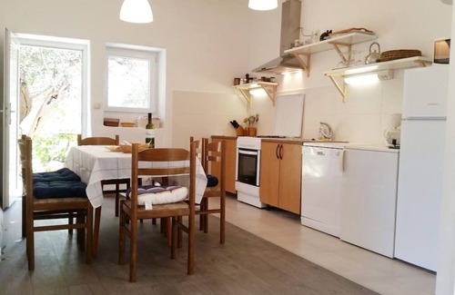 Milna House | Beachfront Stone House on Hvar - Guest Rated 10/10