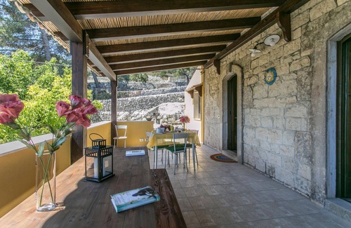 Pietre Nere San Zagaria House | Tranquil Stone House Surrounded by Modica's Scenic Beauty