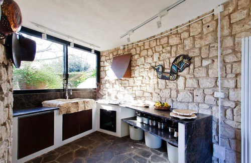 Michelica Villa | Tranquil Stone House Villa with Ocean Views and Pool