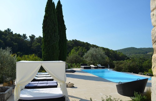 Seguret House | Tranquil Retreat with Pool & Ocean Views - Rated 10/10
