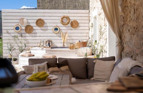 Kijevo Villa | Relaxing Stone House With Jacuzzi & Top Guest Ratings