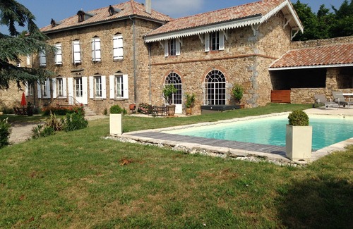 Les Perrieres House | Spacious Stone House with Pool, Jacuzzi & Ocean Views
