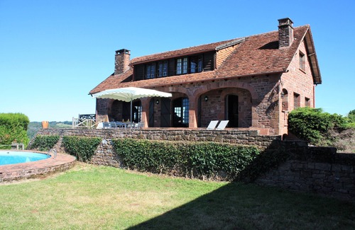 Lagleygeolle House | Enchanting Stone House with Pool & Breathtaking Views
