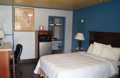 Siloam Springs Hotel | Budget-Friendly Stay at Stone Inn Motel with Breakfast & More