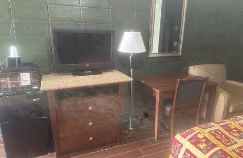 Siloam Springs Hotel | Budget-Friendly Stay at Stone Inn Motel with Breakfast & More