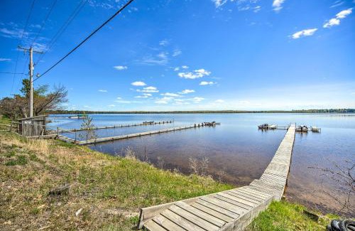 Stone Lake House | Relax at Stone Lake Cabin with Fishing Access & Wheelchair-Friendly