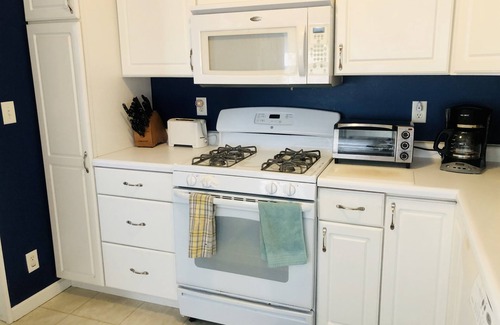 Middlebury House | Escape to Stone Lake Vacation Cottage in Middlebury, IN