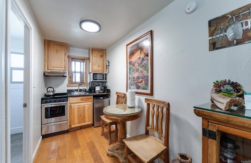Blanding Hotel | Top-Rated Stone Lizard Lodging with Family-Friendly Amenities