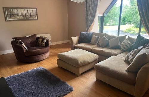 Dromaan House | Family-Friendly Stone Lodge with Pet Amenities Awaiting You