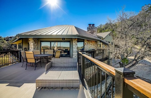 Spicewood House | Experience Oceanfront Bliss at Stone Lodge