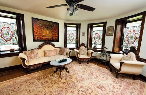 Lovettsville Bed & Breakfast | Stone Manor Boutique Inn: A Garden Oasis for Memorable Events